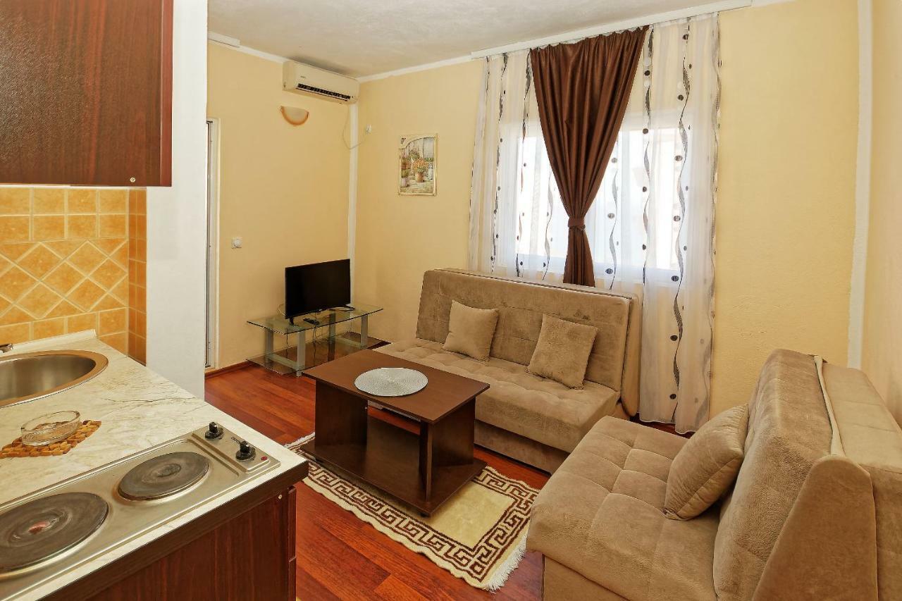 Apartments Ajla Utjeha-Bušat Extérieur photo