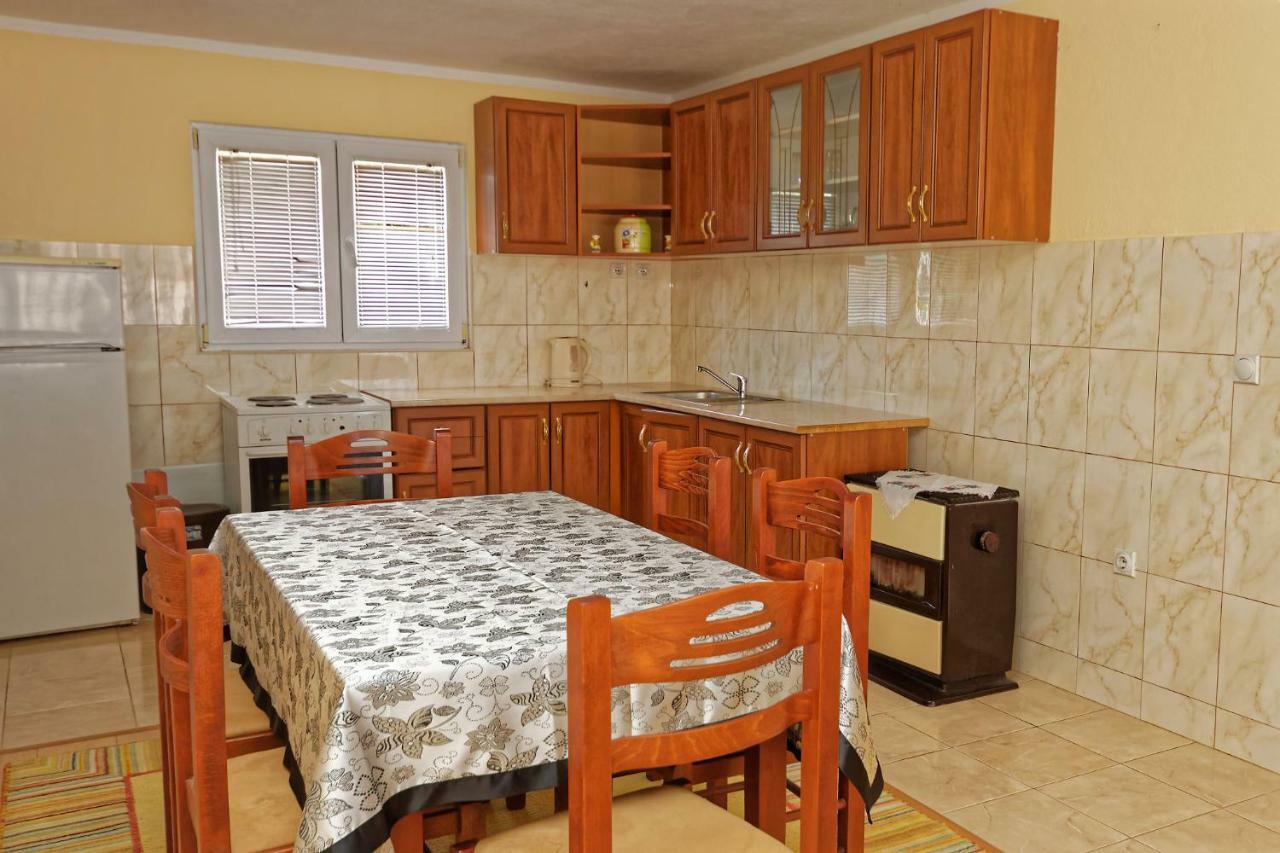 Apartments Ajla Utjeha-Bušat Extérieur photo