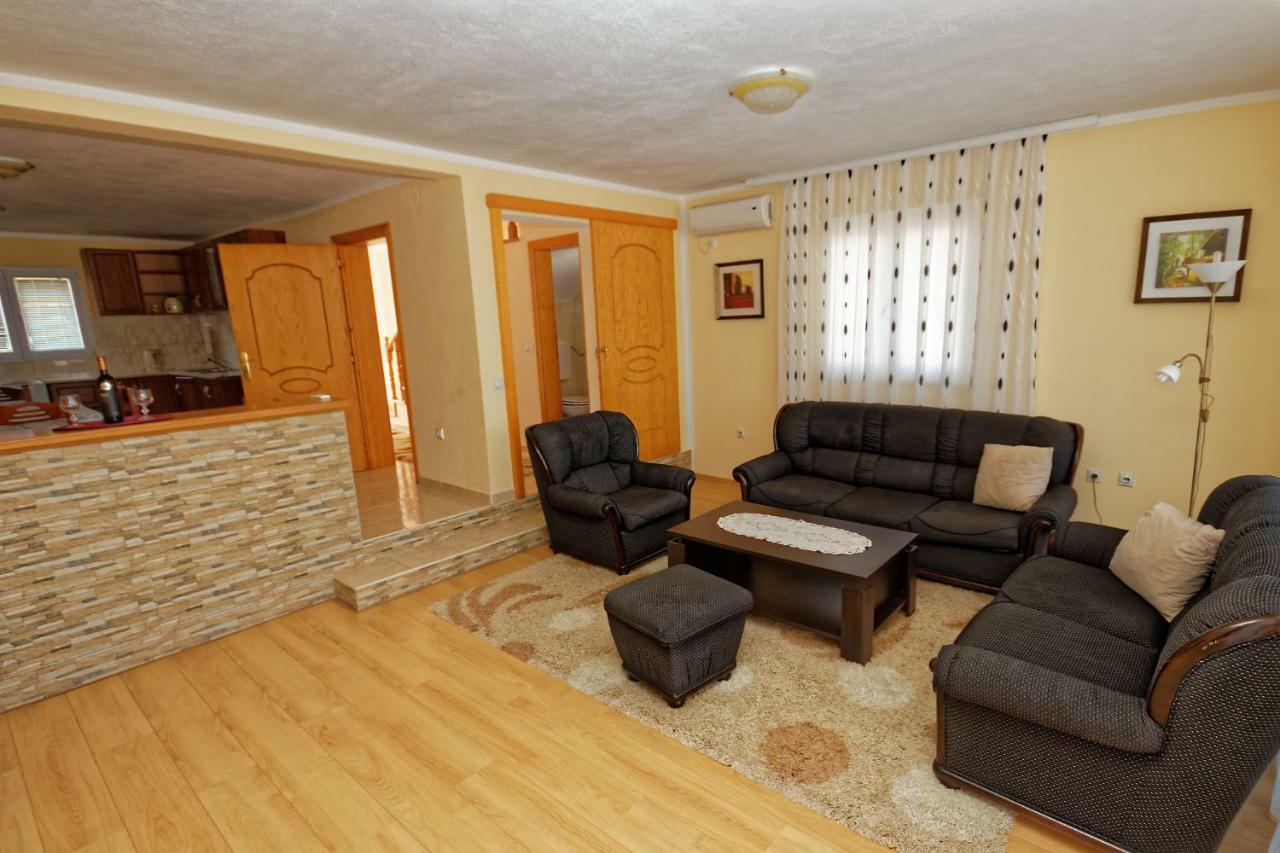 Apartments Ajla Utjeha-Bušat Extérieur photo