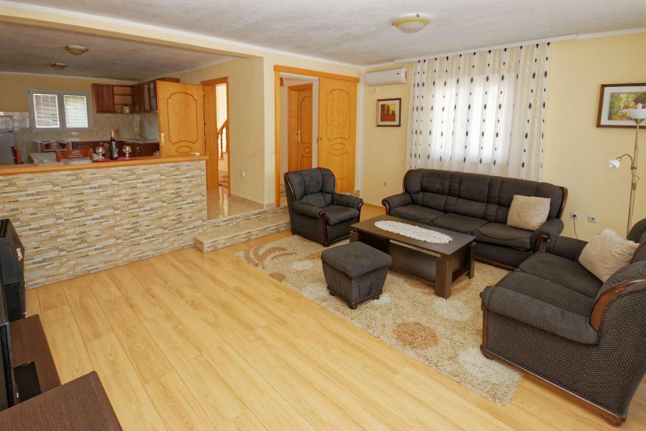 Apartments Ajla Utjeha-Bušat Extérieur photo