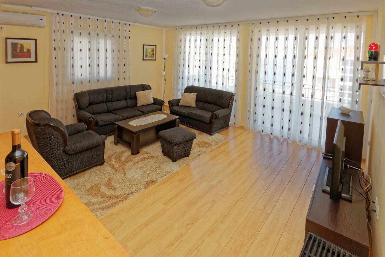 Apartments Ajla Utjeha-Bušat Extérieur photo