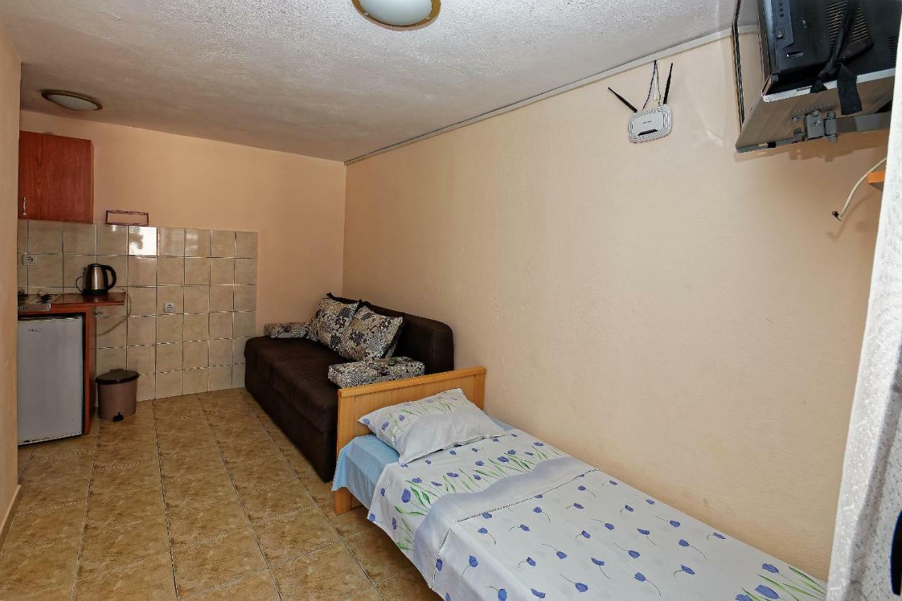 Apartments Ajla Utjeha-Bušat Extérieur photo